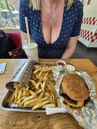 Five Guys (Kurfürstendamm) (Berlijn), mijn bezoek op 26 augustus 2026, foto 2 van 3